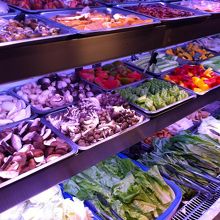 野菜などお鍋の具材です。