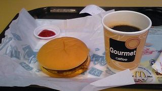 現地の朝マック