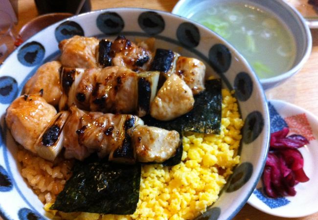 やきとり、丼のお店です