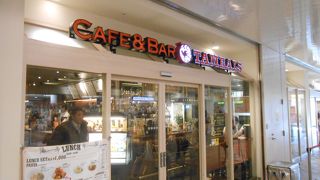 アメリカンスタイルのカフェ