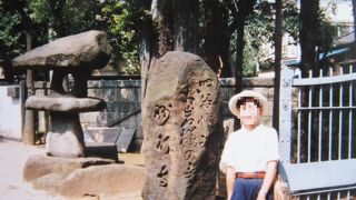 “お岩さん”のお墓がある