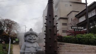 鬼の脇からブシャー