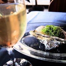 殻付き牡蠣の冷製　ルッコラと共に