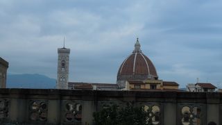 時間の制約がある方は予約を。みなさん入場にかなりの時間がかかっているようです。