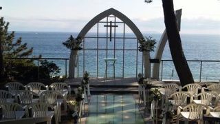 海沿いの雰囲気抜群のレストラン