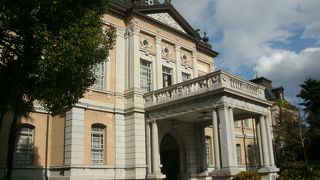 現役の官公庁建物としては日本最古のもの