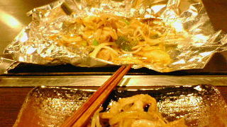 呉駅そばで広島風の鉄板メニューを