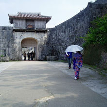 行くなら地元ボランティアのお散歩ツアーで