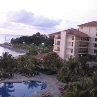 海沿いですよ。