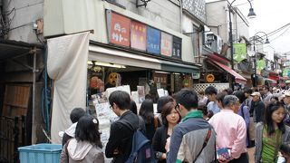 行列の先はメンチカツとコロッケ