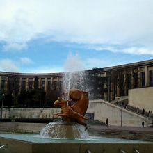 トロカデロ広場