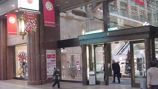 アーケードから入ることができる