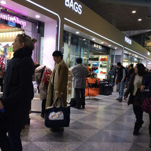 逆に考えれば「外国に来て不安」って事はない…のかも