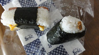 握りたて、熱々で人気。