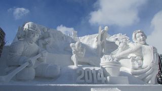 2014年札幌雪祭りはじまりました～ふなっしー　おもてなしのあの方の雪像が大人気～♪