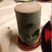 竹の筒に入った日本酒