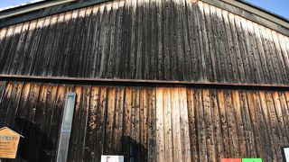 すっきりとした町屋の家並みが美しい