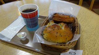 カフェ＆ベーカリー　ニューポート 