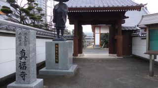 浄土真宗のお寺です