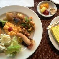 盛りだくさんの朝食