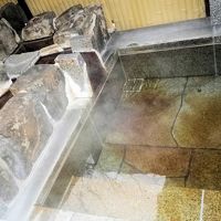 24時間熱い温泉が出る露天風呂