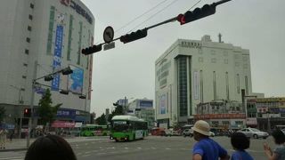 駅中も周辺も充実