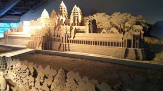 常設で砂の造形ですか？