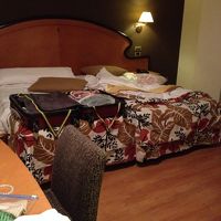 荷物ばらまいてます…