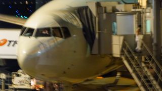 日暮れの羽田空港は、独特の雰囲気があります。