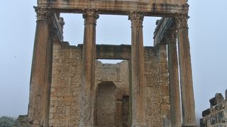 チュニジアでいちばん保存状態の良いローマ遺跡
