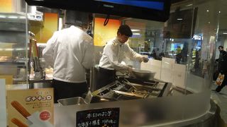 揚げたてのポテトチップが食べれます