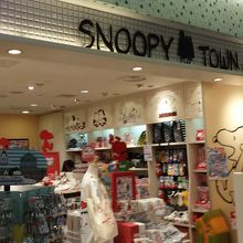 平日でも賑わってました