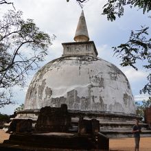 クワドラングル　キリ・ヴィハーラ 