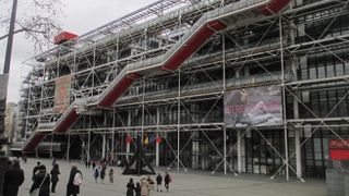 ポンピドー・センター　現代美術館や図書館がある