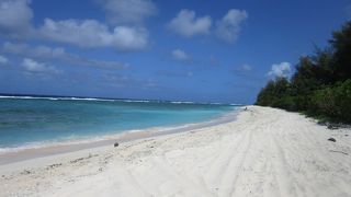 北の、パームビーチから車で15分位の博物館のビーチこれこそビーチです。