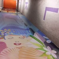 廊下に部屋番号がこれは「L」号室