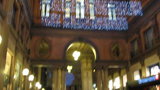 まるで博物館のようなショッピングモール 