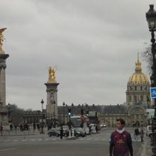 アレクサンドル三世橋　遠くにアンヴァリッド