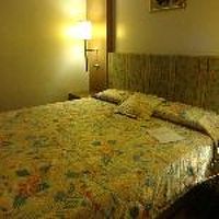 部屋は古いがきれい