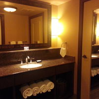 大き目な洗面所