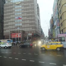 タクシーは黄色