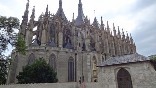 聖バルバラ教会は必見！