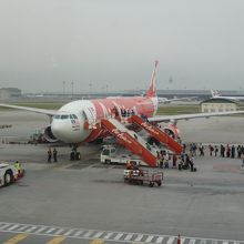 赤の機体がかっこいい！