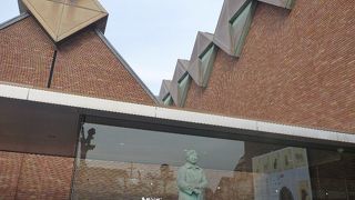 貸切静かな美術館