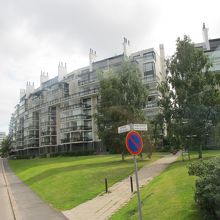 高級住宅街の中にあります。