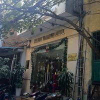 ホテルの名前の部分に緑が被っていて、最初は通りすぎてしまった