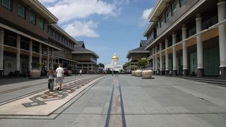 お土産を買うには厳しい…