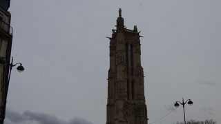 パスカルが実験を行った塔だそうです。