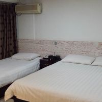 ベッドは広いです。