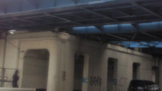 ＪＲ南武線、川崎を出て一駅目。